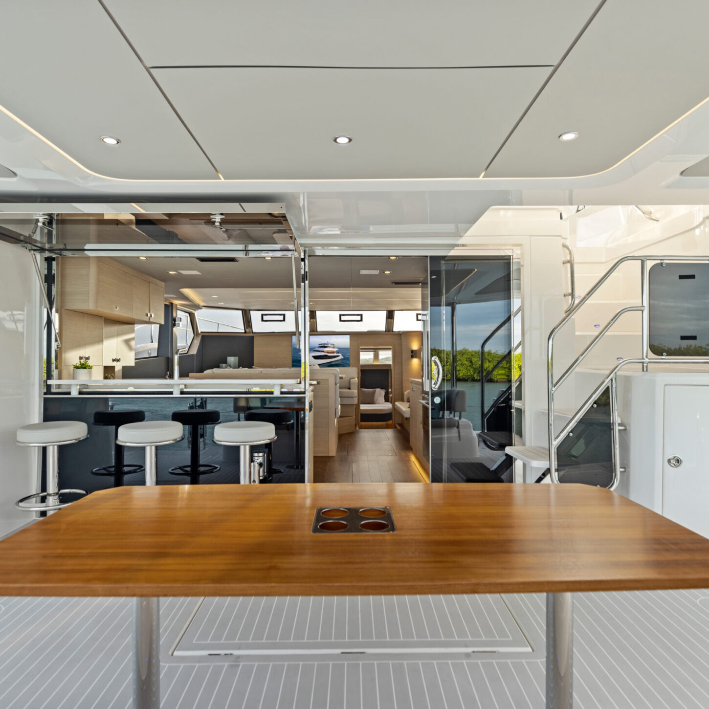 AQUILA 50 POWER CATAMARAN YACHT