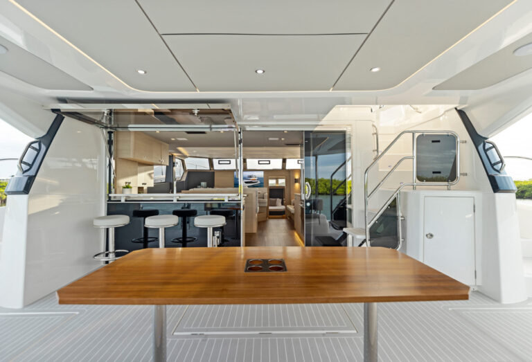 AQUILA 50 POWER CATAMARAN YACHT