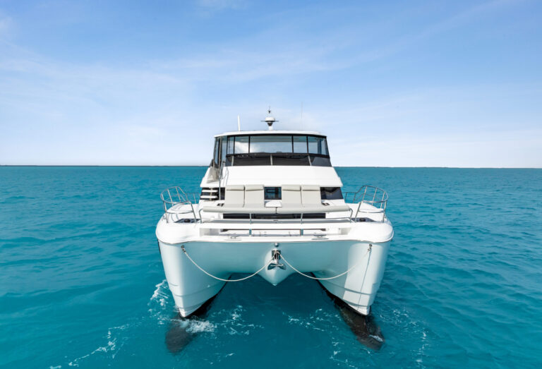AQUILA 50 POWER CATAMARAN YACHT