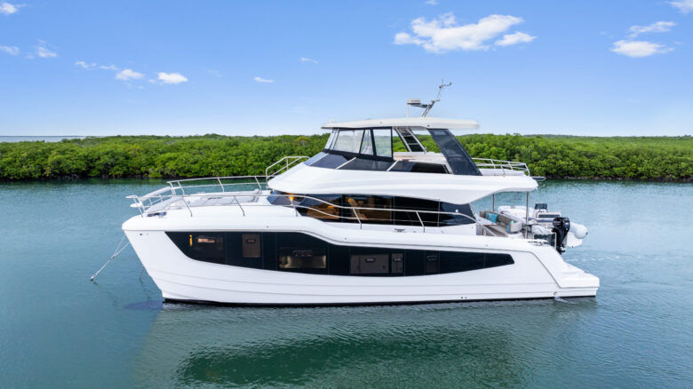 AQUILA 50 POWER CATAMARAN YACHT