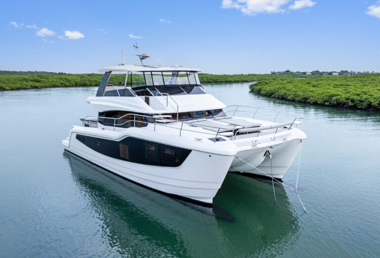 AQUILA 50 POWER CATAMARAN YACHT