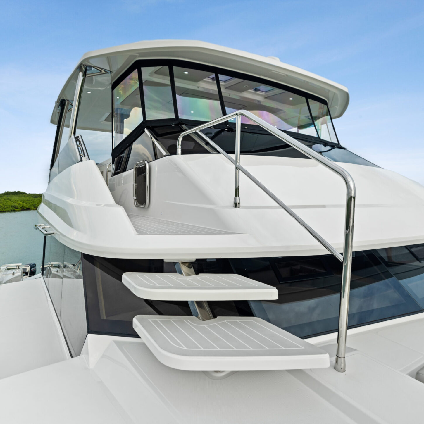 AQUILA 50 POWER CATAMARAN YACHT