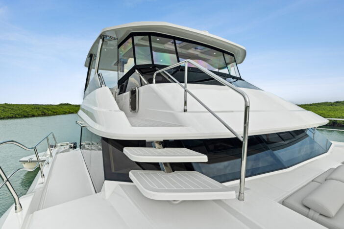 AQUILA 50 POWER CATAMARAN YACHT