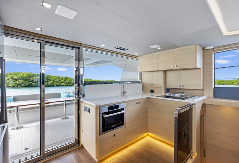 AQUILA 50 POWER CATAMARAN YACHT
