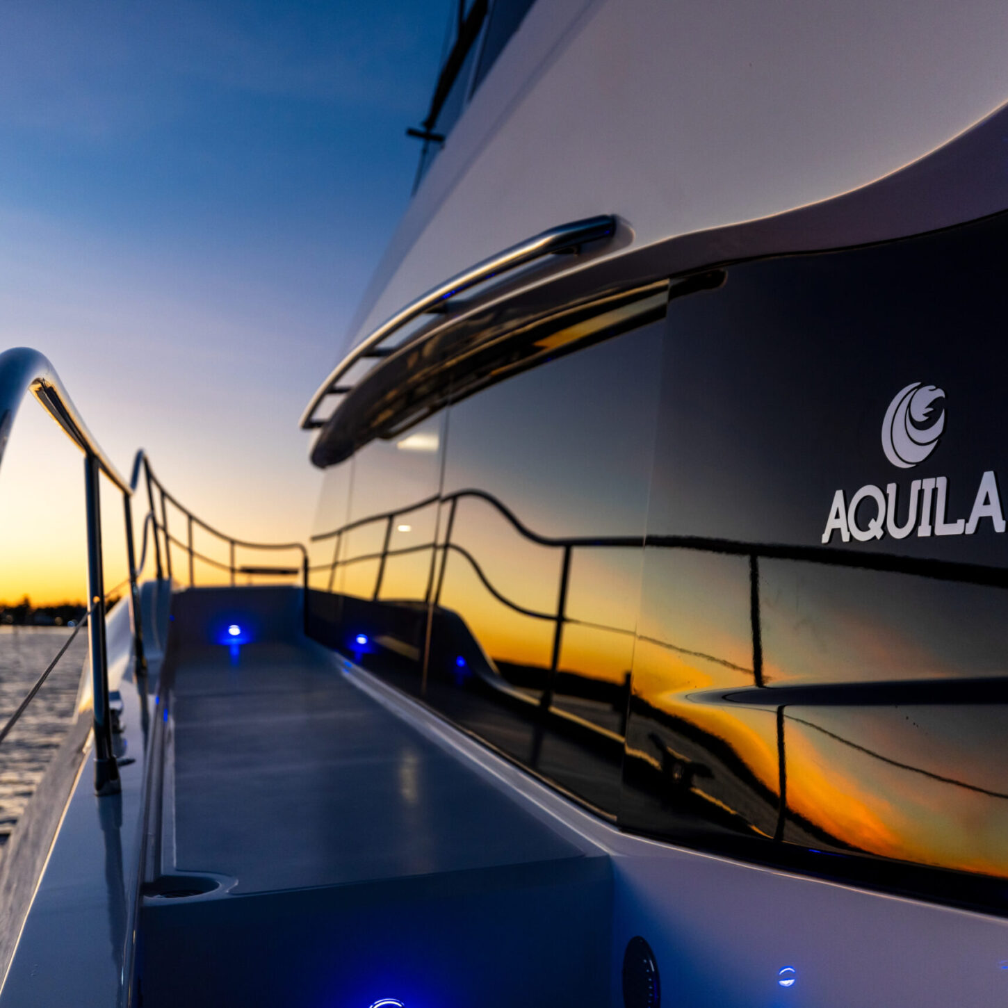 AQUILA 50 POWER CATAMARAN YACHT