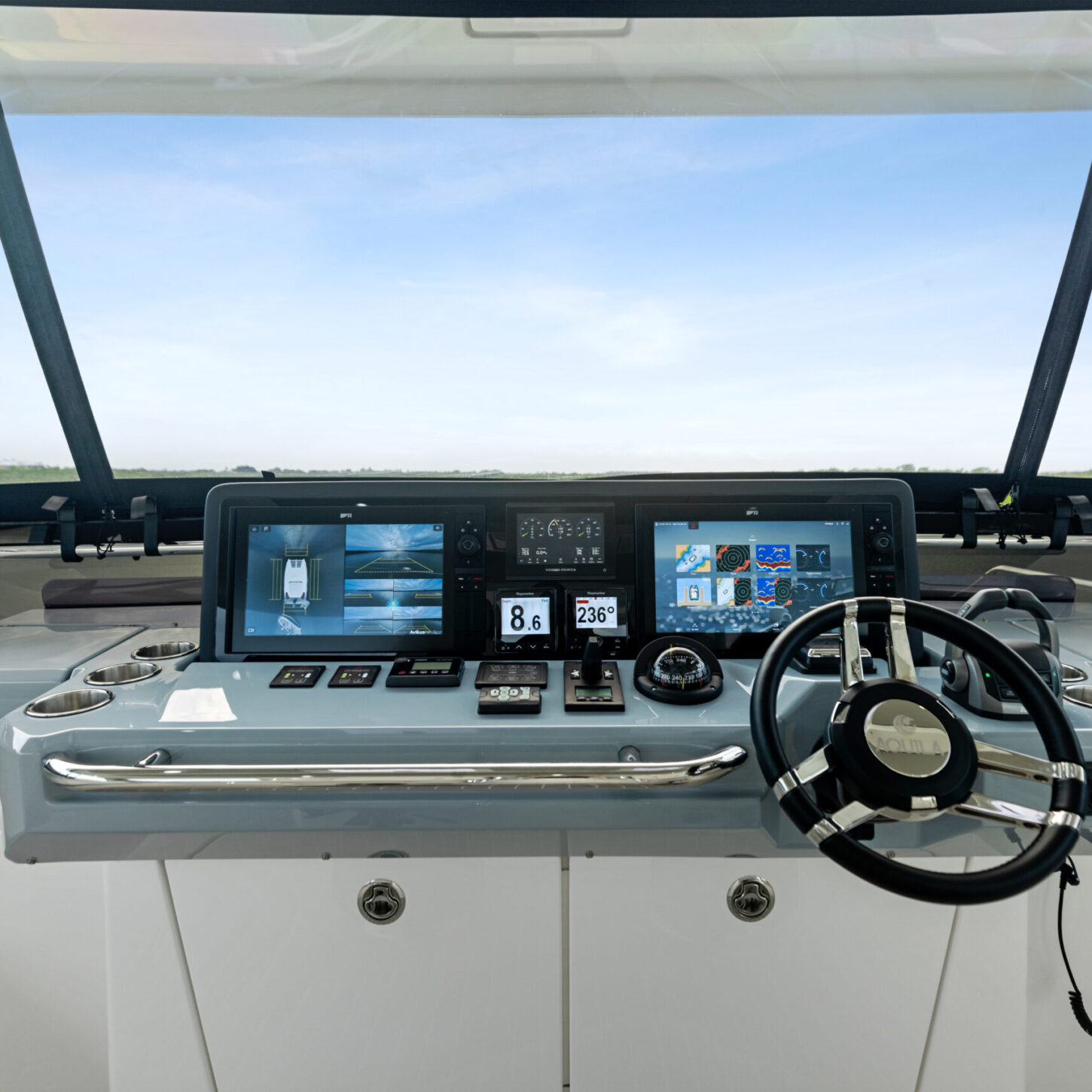 AQUILA 50 POWER CATAMARAN YACHT