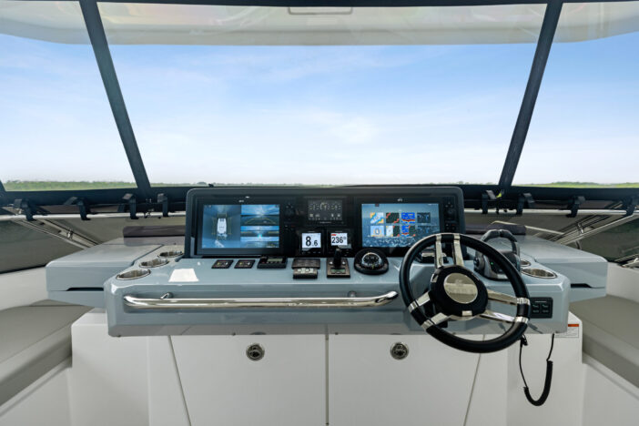 AQUILA 50 POWER CATAMARAN YACHT