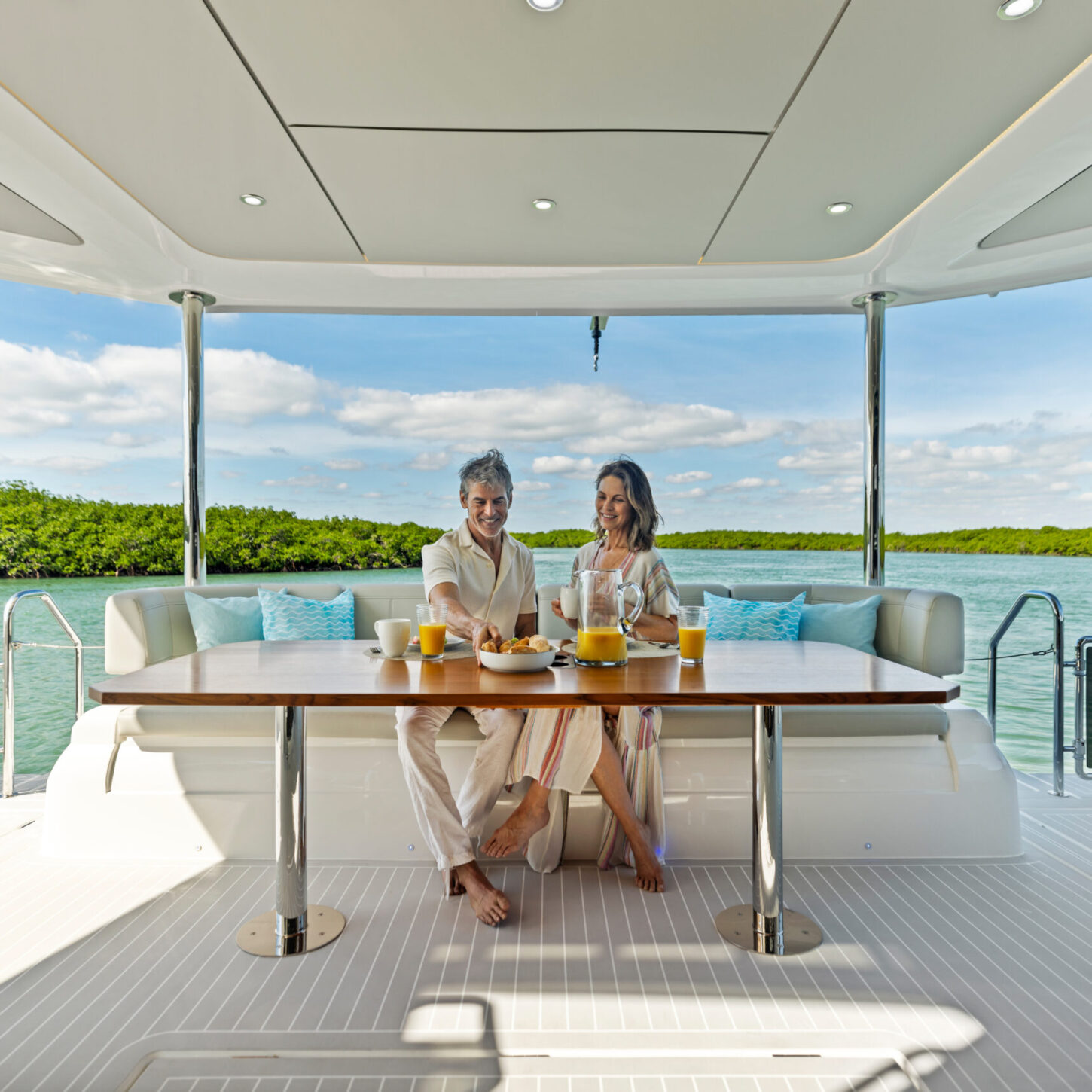 AQUILA 50 POWER CATAMARAN YACHT