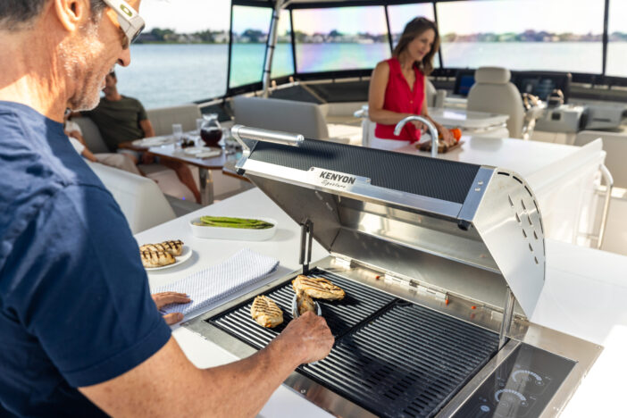 AQUILA 50 POWER CATAMARAN YACHT