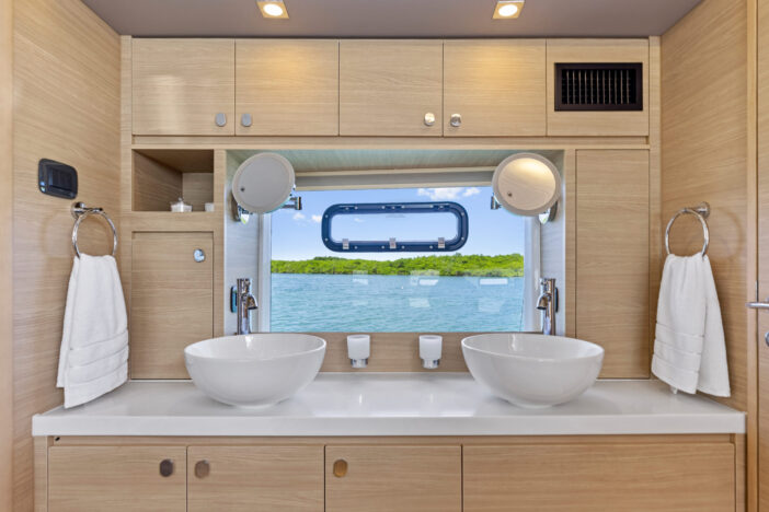 AQUILA 50 POWER CATAMARAN YACHT