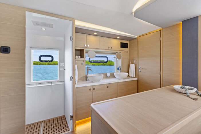 AQUILA 50 POWER CATAMARAN YACHT