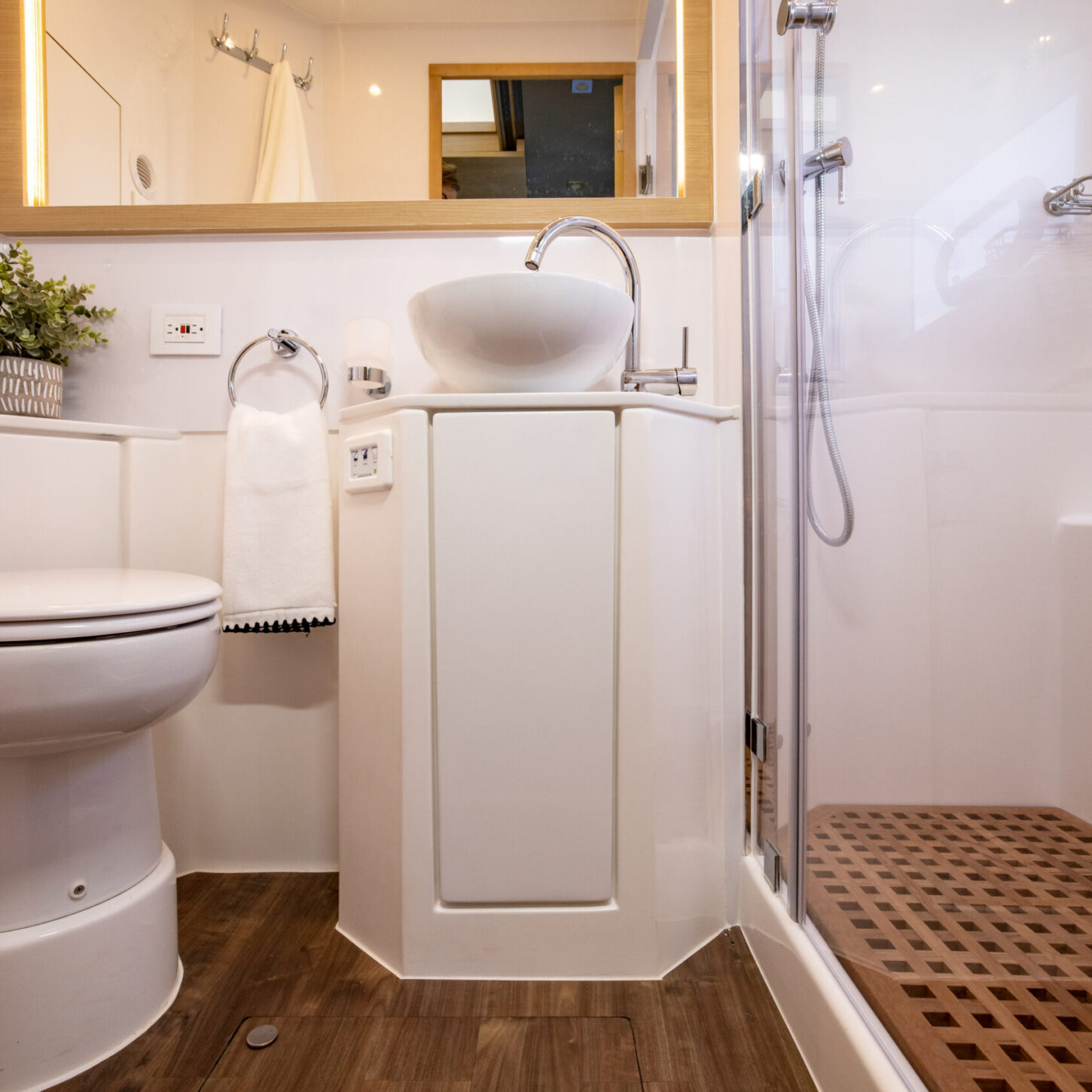 Aquila 54 Luxury Power Catamaran: