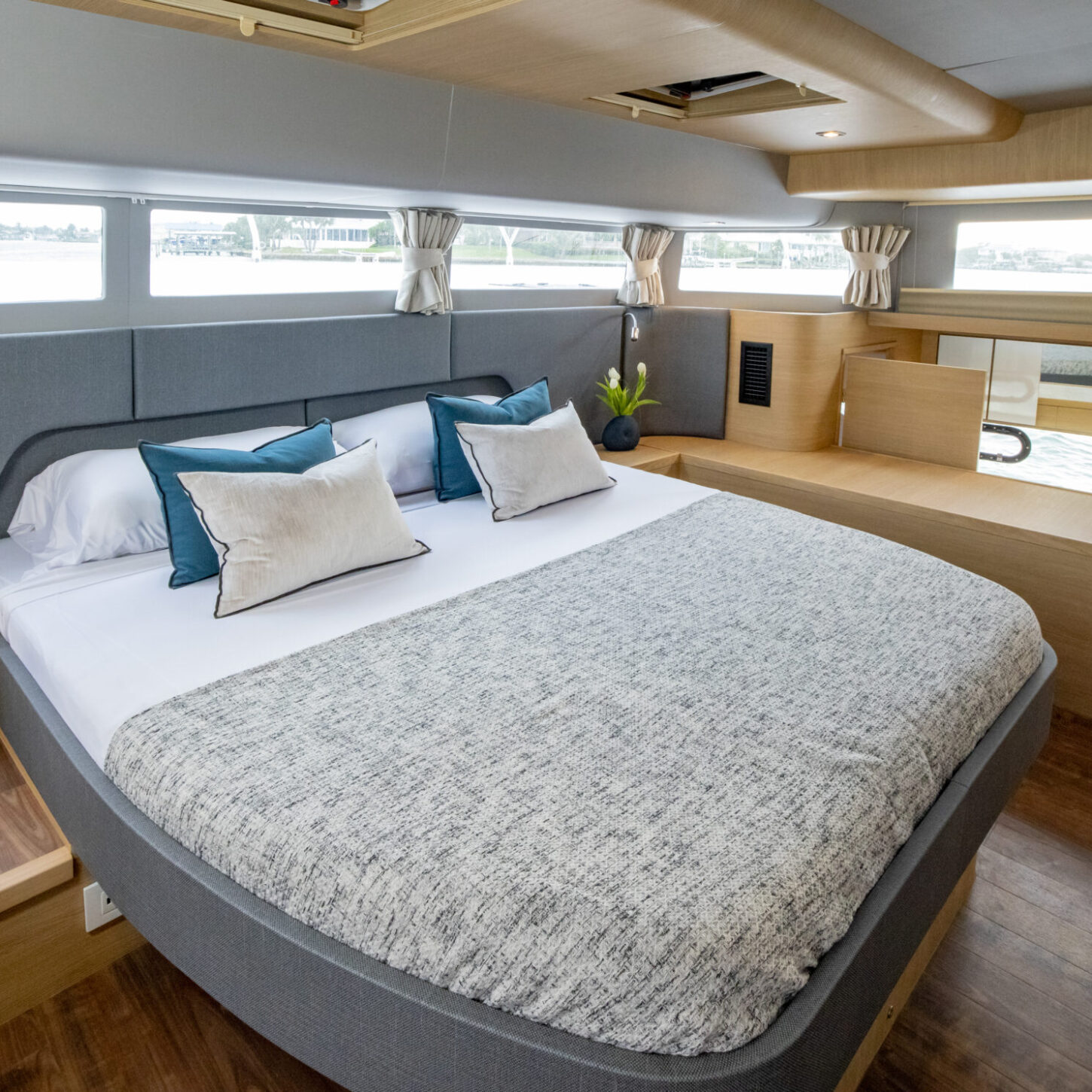 Aquila 54 Luxury Power Catamaran: