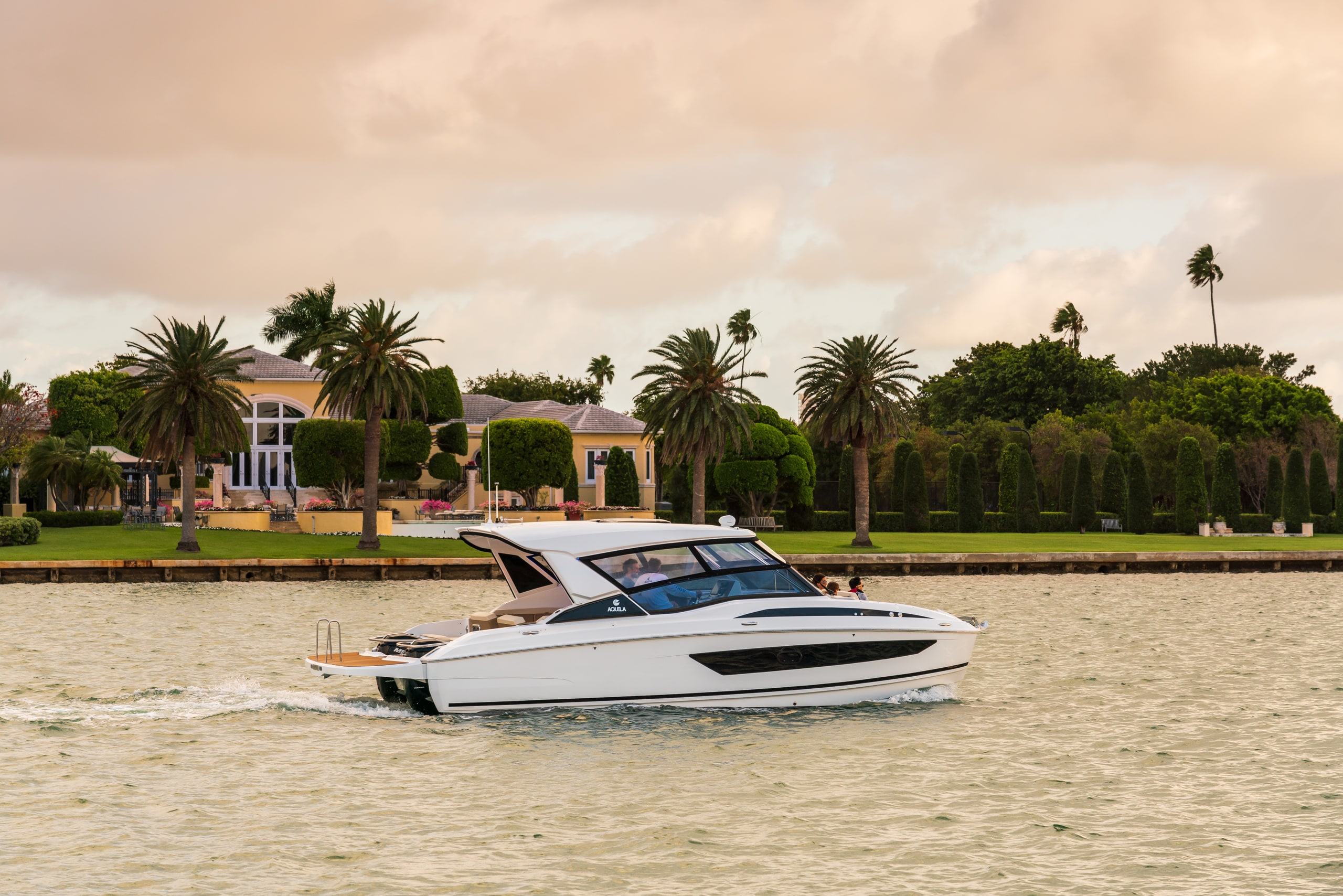 Synergy - aquila-32-sport-exterior-idle