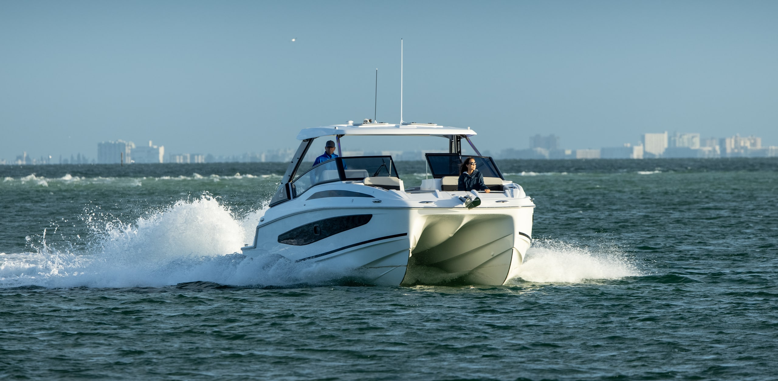 Synergy - aquila-32-sport-running-exterior-03