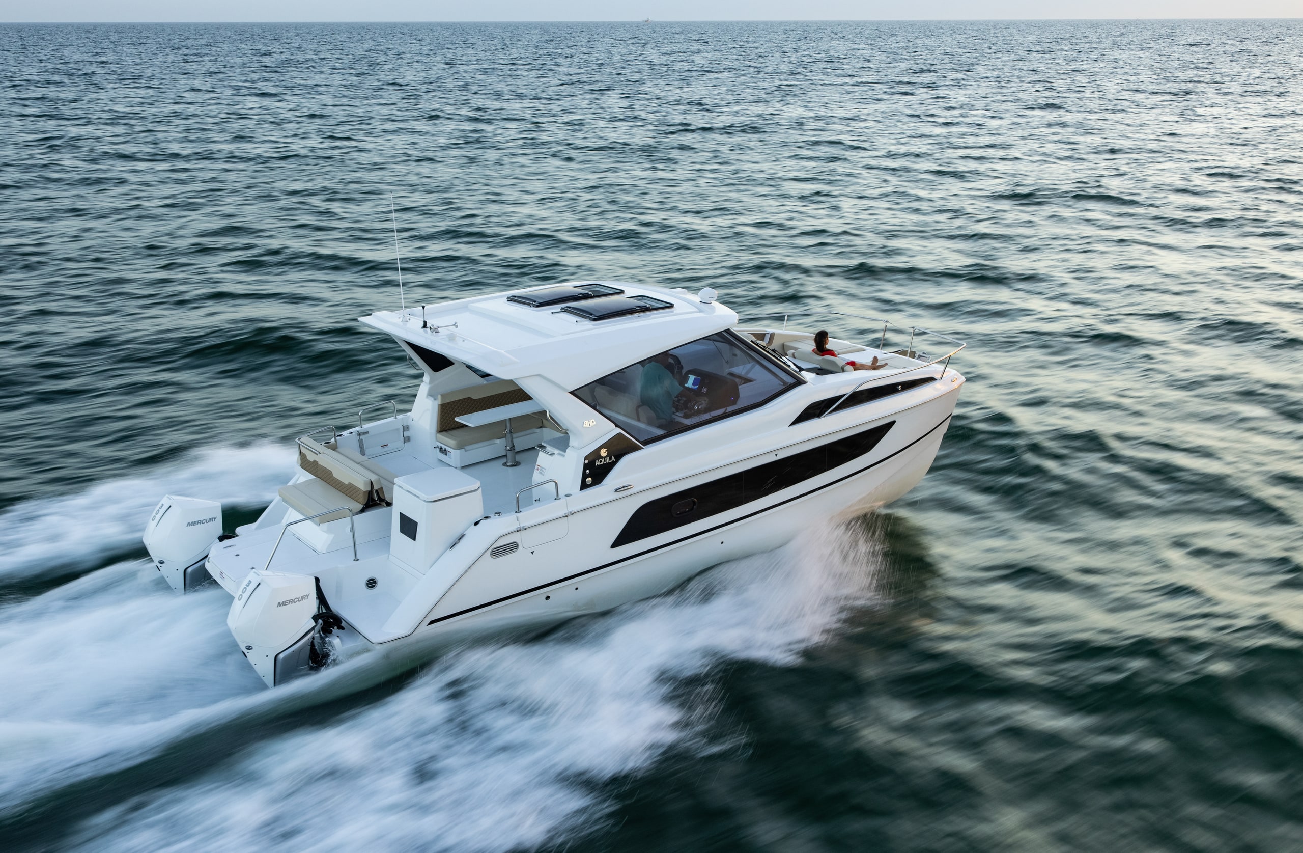 aquila-36-sport-running-exterior-02 Synergy - aquila-36-sport-running-exterior-02