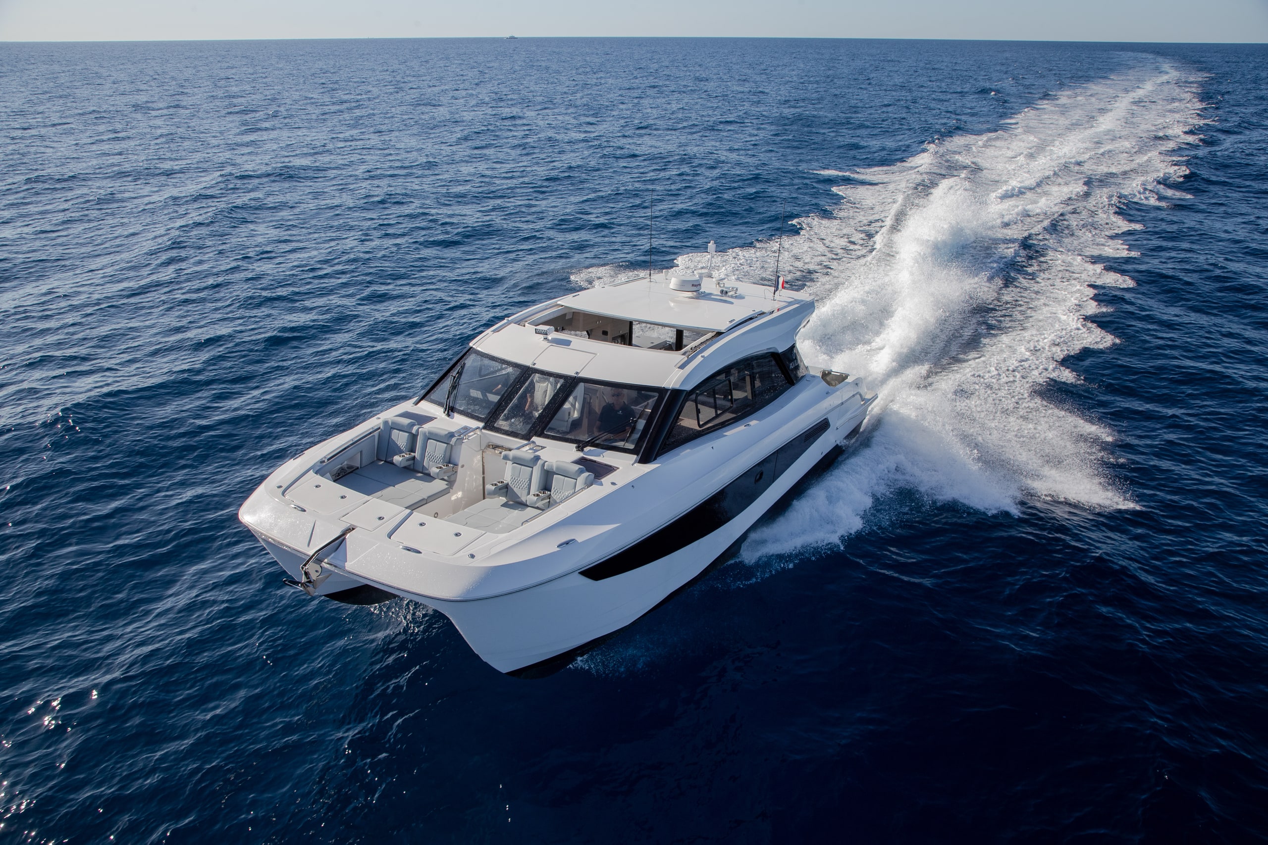 aquila-42-coupe-running-exterior-a75i5167-06 Synergy - aquila-42-coupe-running-exterior-a75i5167-06