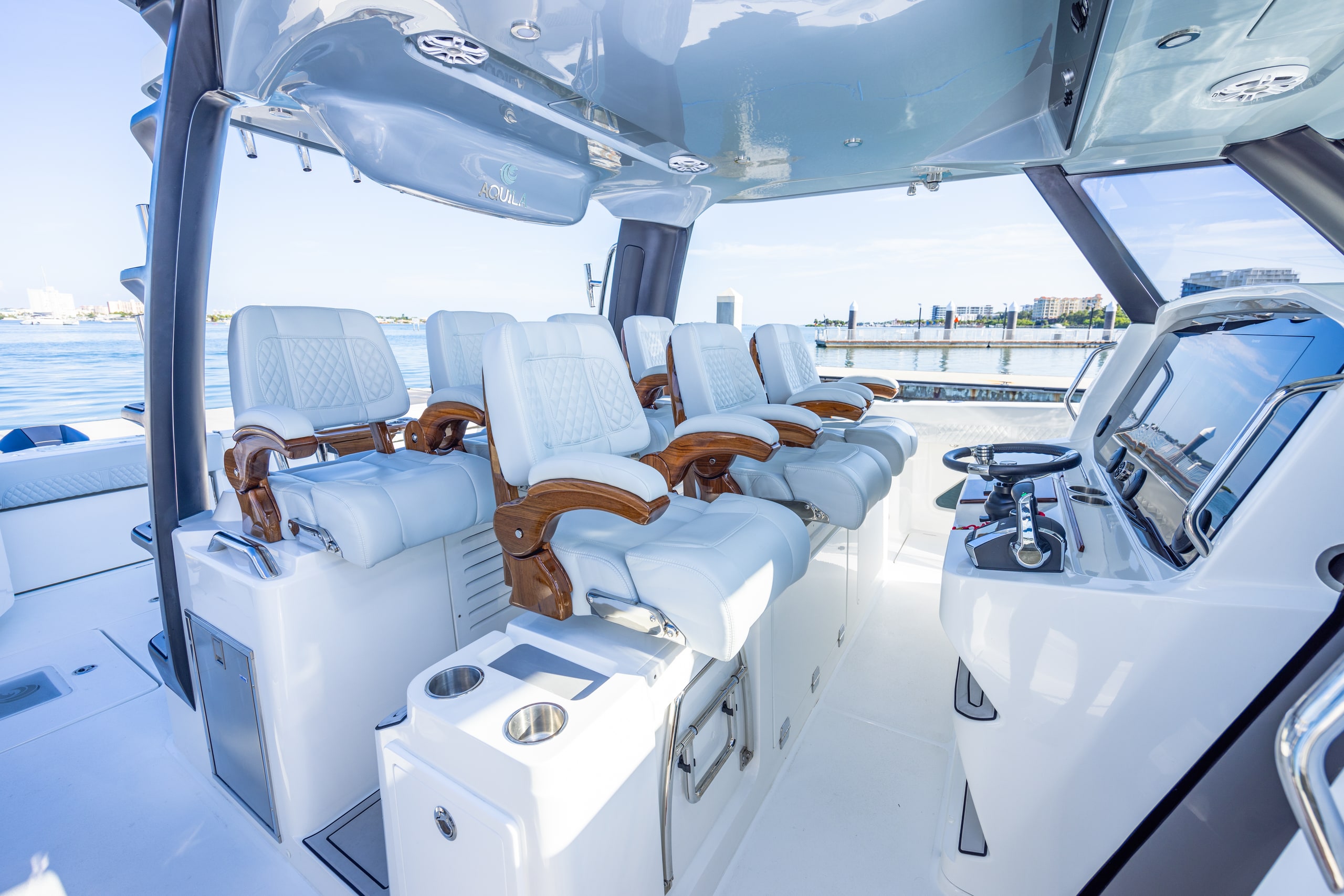 Synergy - aquila-47-molokai-interior-helm-molokia-07